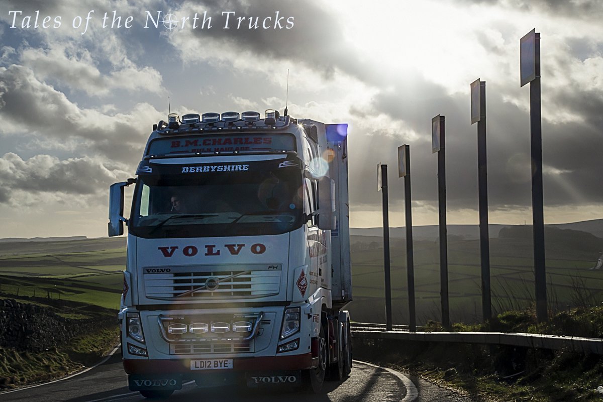 northtrucktales's tweet photo. There may be many Volvos like it, but this one is mine... and it's still taking care of business on the North Derbyshire aggregate trail. @VolvoTrucksUK @TrucknDriver @bulkandtipper @KelsaTrucks #aggregate #derbyshire #peakdistrict #peakforest #bulktipper https://t.co/g6ktrcJY2K