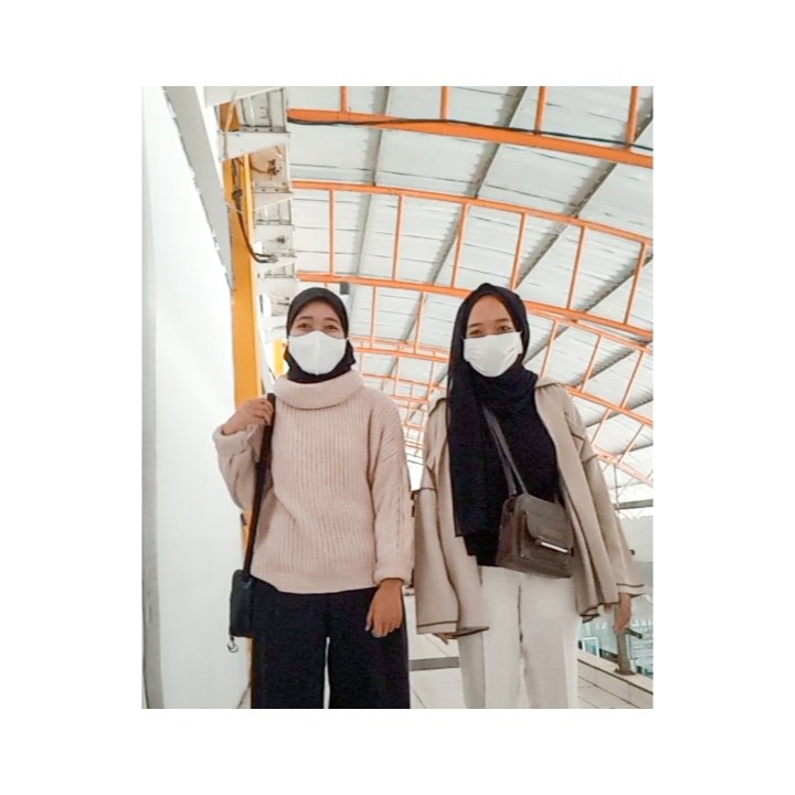 iyyadenn's tweet photo. Perjuangan banget sih mau nnton MRS. Soalnya di kota kita nggak ada bioskop, kalo mau nnton itu harus pergi ke kota sebelah naik motor yg butuh waktu 1,5 jam klo nggak macet. @mrs_film
#MencuriRadenSaleh #CeritaSeruKomplotanMRS https://t.co/KsqEu0MNCP