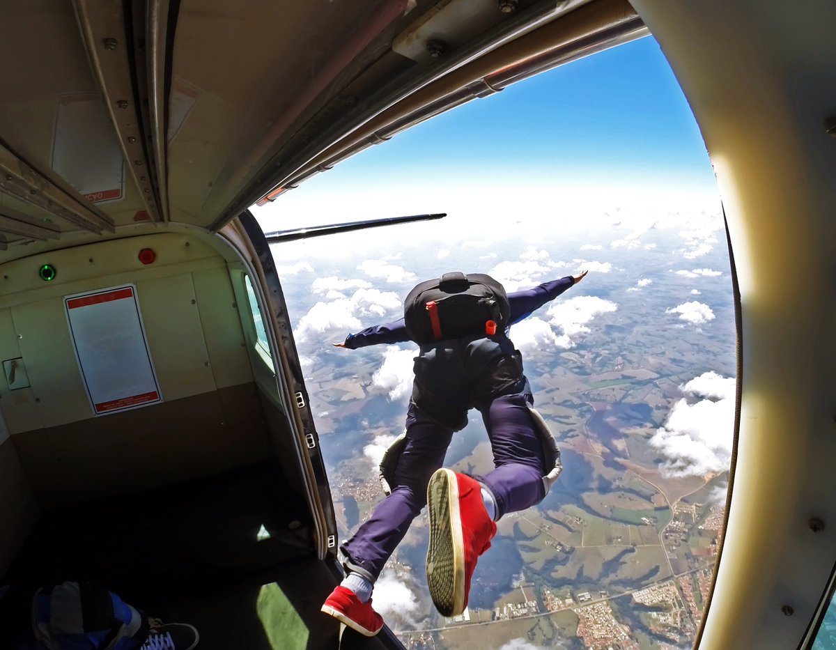 SummitAtHome's tweet photo. Our Transport Manager, Jo Cass, is shortly jumping out of a plane! On October 29th Jo will be jumping 10,000 feet from a plane in aid of Macmillan Cancer Support.  
Please help Jo Jump too if you can! https://t.co/gtXoxGDf8P https://t.co/0QSjTHcWW3