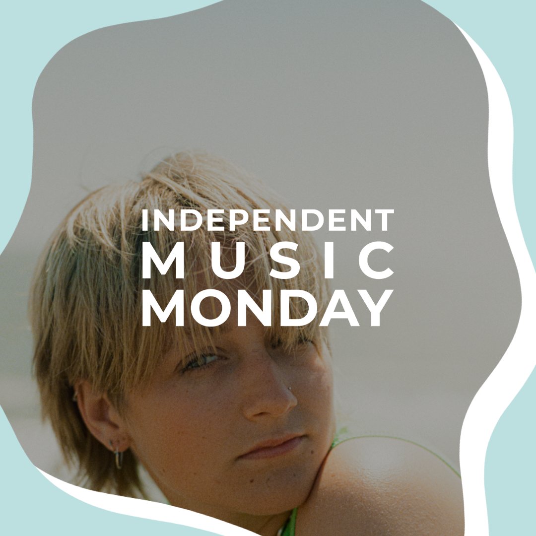 Phoebe Hall's alt pop anthem, 'Through The Phone' has us dancing all day - that's why it's this week's feature track! The song's dive into queer love and its challenges and beauties comes ahead of debut 'Runaway' EP release later this year. Listen here: ffm.to/indiemusicmon 💙