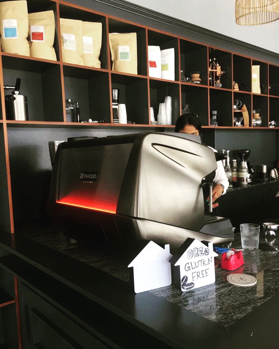 Fitsretail's tweet photo. We are proud to collaborate with the Department of Coffee to bring you a delicious cup of coffee with Damn Fine Coffee freshly brewed from top of the class Rancilio machine.
Fits Retail; Your Complete Coffee Solution Partner.
#coffee#departmentofcoffee #damnfinecoffee #fitsretail https://t.co/CTeUB4psar