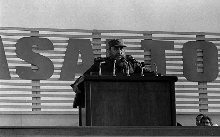 #Fidel: "Cienfuegos ha estado siempre en pie de lucha, Cienfuegos ha estado siempre firme en todos los momentos de la historia de la Revolución". (5/9/1992)