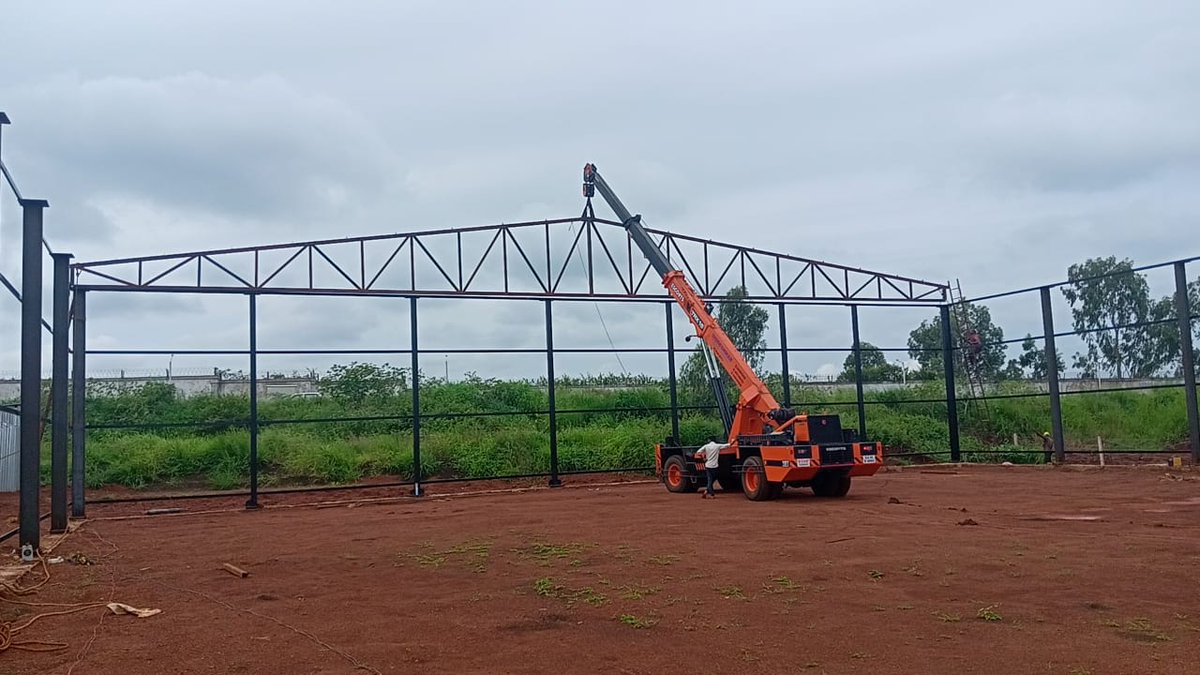 aaiblgairport's tweet photo. Day &amp; Night Work is in progress by M/S Samvardhane at #BelagaviAirport. 
Erection of Hangar Truss is in progress.
Two (02)FTOs will start their Flying Training Operations in this year.
@AAI_Official @MoCA_GoI 
@AAIRHQSR
@AmberDubey_MoCA
 @AAIRHQSR @KarnatakaWorld @AAICLAS_in https://t.co/bdN57OZ8mT