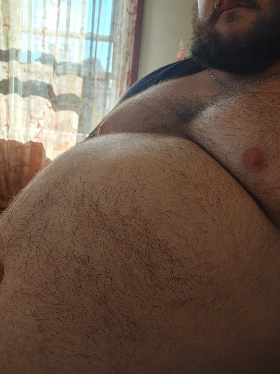 BeBigger2's tweet photo. Monday funday. No work which means time to start eating. Oink oink, gotta eat to grow 🐷 https://t.co/YChccnHinl