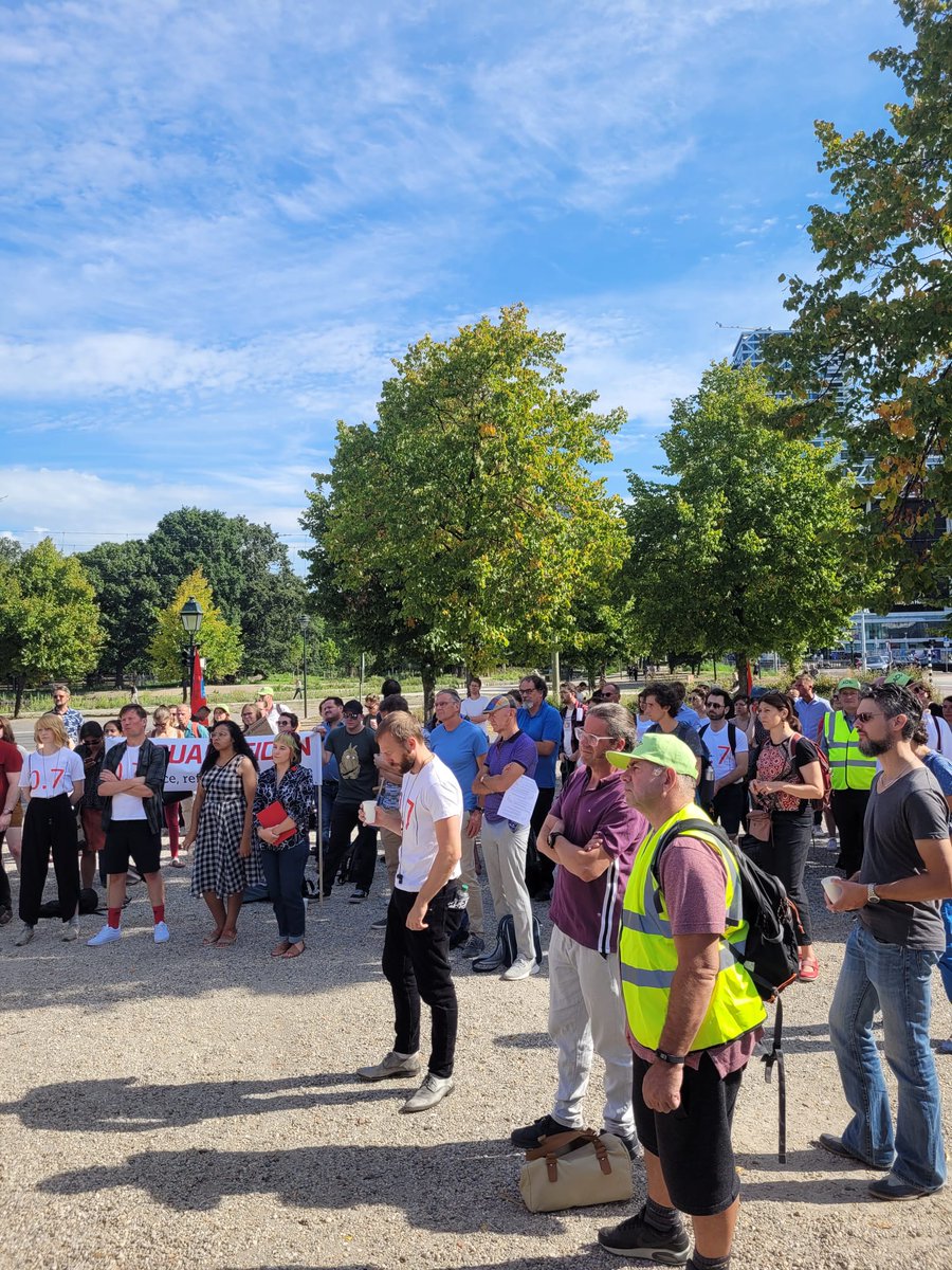 AObtweets's tweet photo. UPDATE:
De groep betrokkenen en sympathisanten bij de Ware Opening Academisch Jaar in Den Haag groeit. Het alternatieve plan om de misstanden op universiteiten aan te pakken kan op bijval en applaus rekenen. @0pointseven @FNV @hetpnn @WOinactie @CasualLeiden https://t.co/Yi9zyZua1J