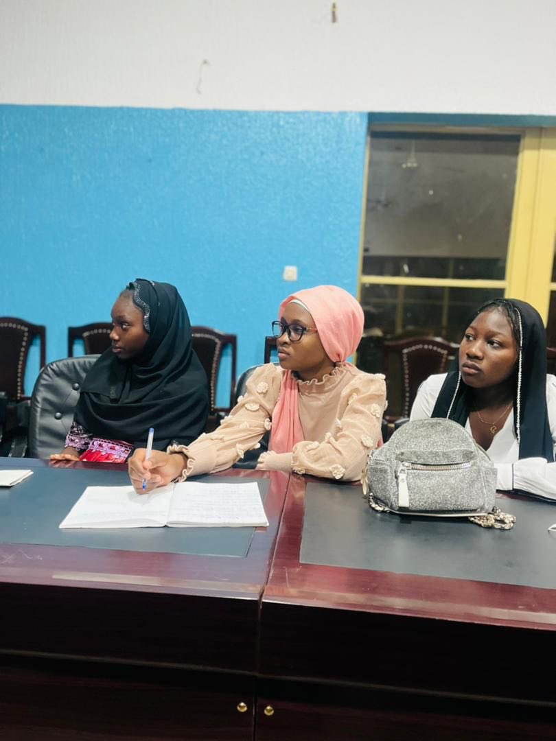 diallo_massaran's tweet photo. Le jeudi passé, j’ai participé en tant que personne ressource à la mise en place du plan d’action 2022 - 2023 de la cellule Bko de l’Association des Jeunes Citoyens Actifs.
Un moment de partage d’expérience et de pur bonheur.
#MassBlog https://t.co/ddFI33g8Ie