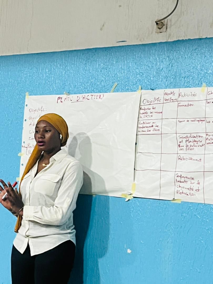 diallo_massaran's tweet photo. Le jeudi passé, j’ai participé en tant que personne ressource à la mise en place du plan d’action 2022 - 2023 de la cellule Bko de l’Association des Jeunes Citoyens Actifs.
Un moment de partage d’expérience et de pur bonheur.
#MassBlog https://t.co/ddFI33g8Ie