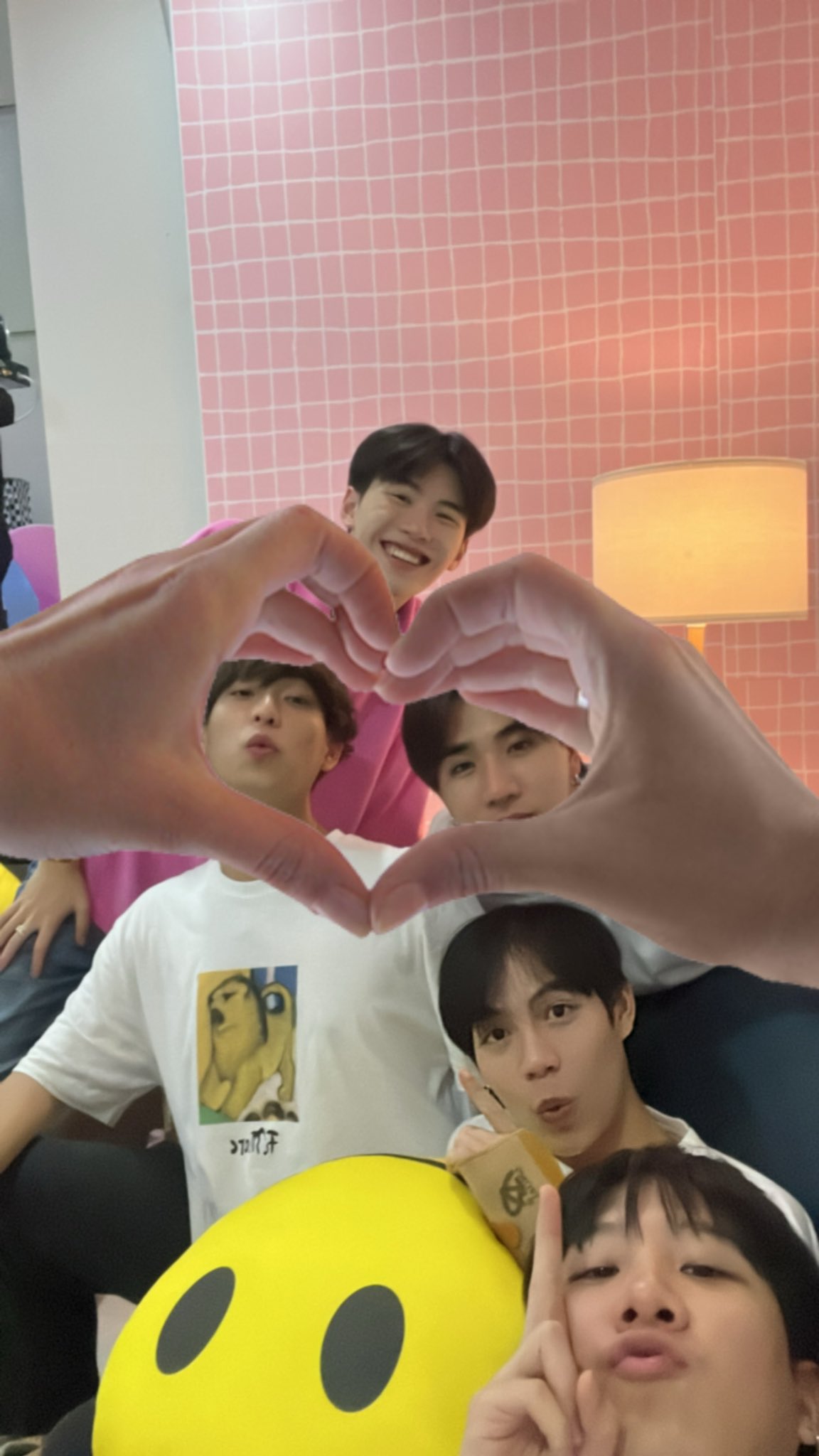 khaotung-on-twitter-gn-gmmtvsafehousess4d1-https-t-co-jgysmem2n5