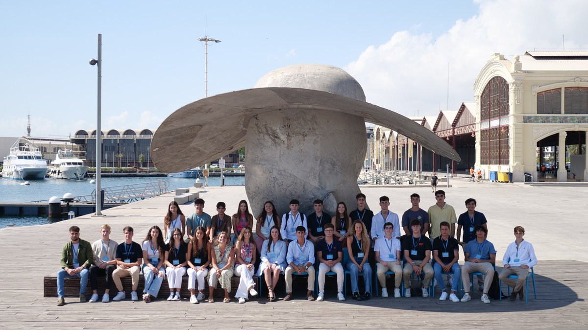 EDEMempresarios's tweet photo. El 33% de los alumno/as de #GradoADE y #GradoIGE están becados en el curso 22/23.
Recibimos a los más de 180 estudiantes de los grados para que conozcan a fondo @EDEM_uni, al equipo y cojan fuerzas en el inicio de carrera.
¡Bienvenido/as a la #EscueladeEmpresarios! https://t.co/7FVmqgQ0AX