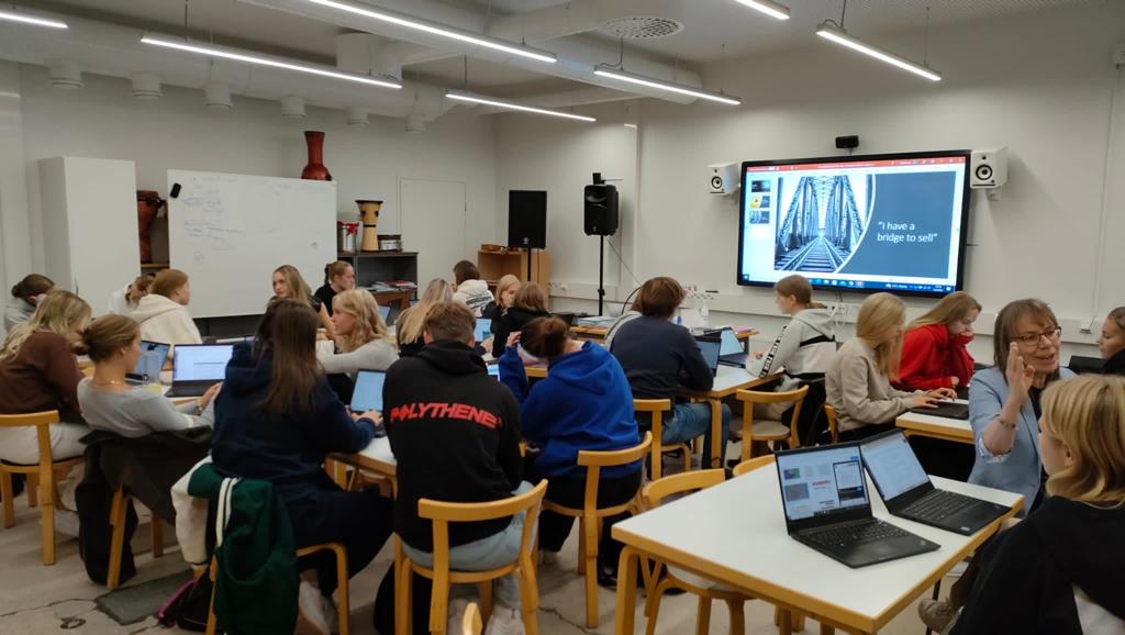 SanJoseMalaga's tweet photo. Desde este domingo 4, un grupo de 12 docentes de nuestro centro aterrizaba en Helsinki para iniciar un período de observación de prácticas en diversos centros educativos en destino con objeto de seguir avanzando en el proceso de renovación metodológica que se está llevando a cabo https://t.co/r76gIv1PX5