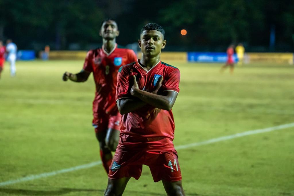 bdfootball_live's tweet photo. 𝗙𝗨𝗟𝗟-𝗧𝗜𝗠𝗘 | Bangladesh 🇧🇩 5-1 🇱🇰 Sri Lanka 

📸 | Check out some of the exclusive snaps from today's game 🙌🏻 🔴🟢

#SAFFU17 #SLvBD https://t.co/a90lzt5kbI
