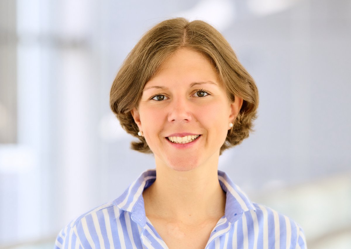 SPRIND's tweet photo. NEU im #Podcast: Was tut sich an den Schnittstellen von Medizin und Datenwissenschaft? Wie machen KI-Algorithmen bildgebende Verfahren in der Medizin günstiger und besser? @thomasramge spricht mit Katerina Deike-Hofmann, Neuroradiologin @UniklinikBonn https://t.co/EZeYYaKFVG https://t.co/8zZEHEIsAV