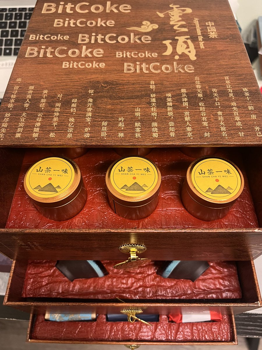 Dp520888's tweet photo. @Qmei_BitCoke 感谢Bitcoke送的中秋礼品，谢谢Q妹，祝越来越好🤗🤗 https://t.co/AcfJgddfcD