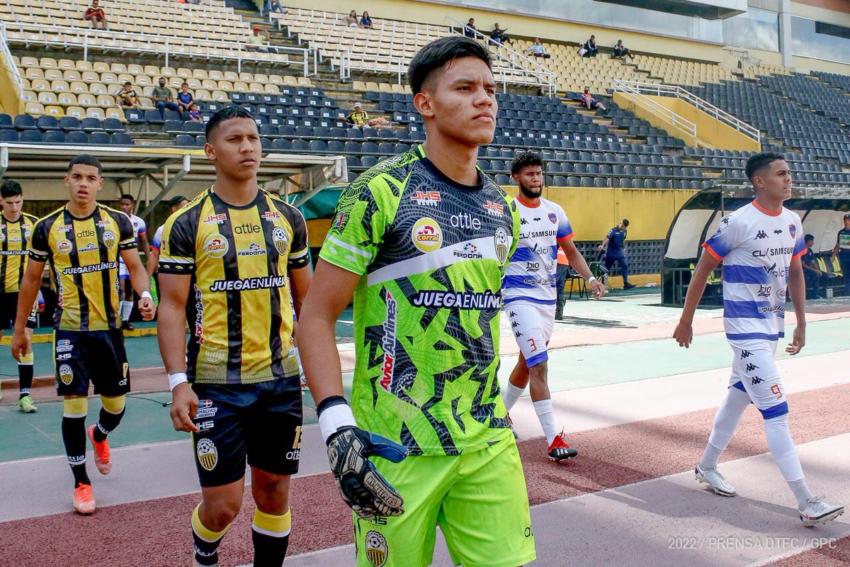 Cantera_DTFC's tweet photo. #ReservaDTFC | #EdwinVargas | “Tenía la convicción de lograr el cero, traté de hacer el trabajo lo mejor posible y gracias a Dios se nos dio el resultado”🎙️ https://t.co/NVUAKbAlGZ