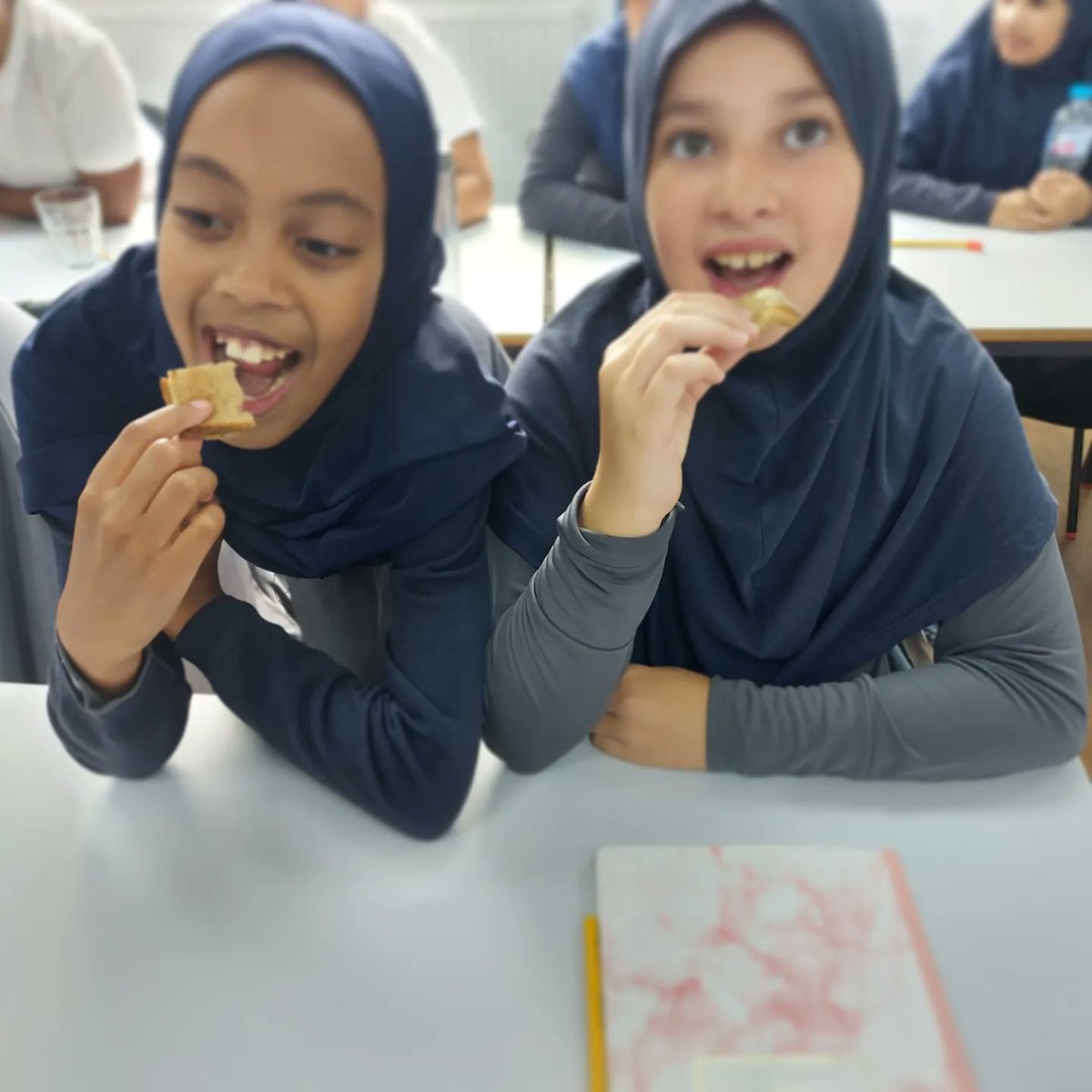 DatePalmPrimary's tweet photo. Pupils learnt about the zones of learning using our special Toast Model. They tasted toast and jam thinking about how it made them feel and related this back to their learning. #zonesoflearning #toastmodel #selfregulationforkids https://t.co/mf6v2w6lqT