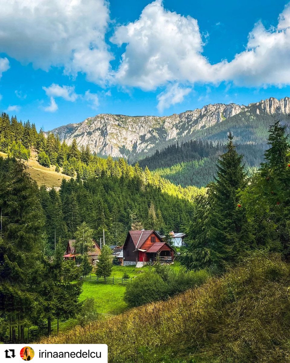 Little cabin in the mountain: Hasmas mountains 
Photo by Irina Nedelcu
#Romania