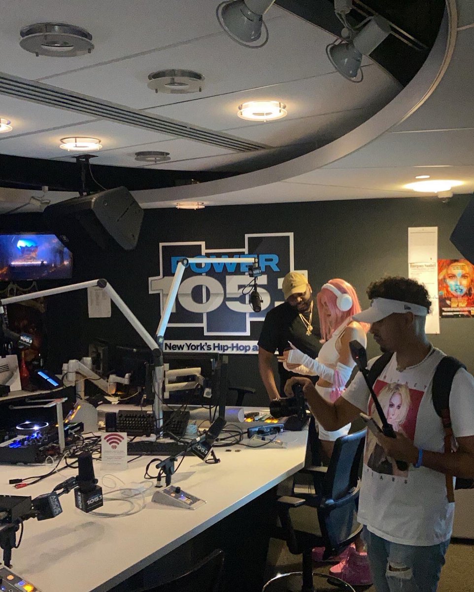 Foreign1012 tweet media