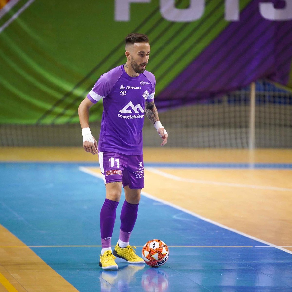 rivillos_10's tweet photo. Acabamos la pretemporada con buenas sensaciones. Preparados para todo lo que nos viene. Ganas e ilusión @PalmaFutsal 💚💜
#Equipo #Go #RV11 https://t.co/Ztjay62lff