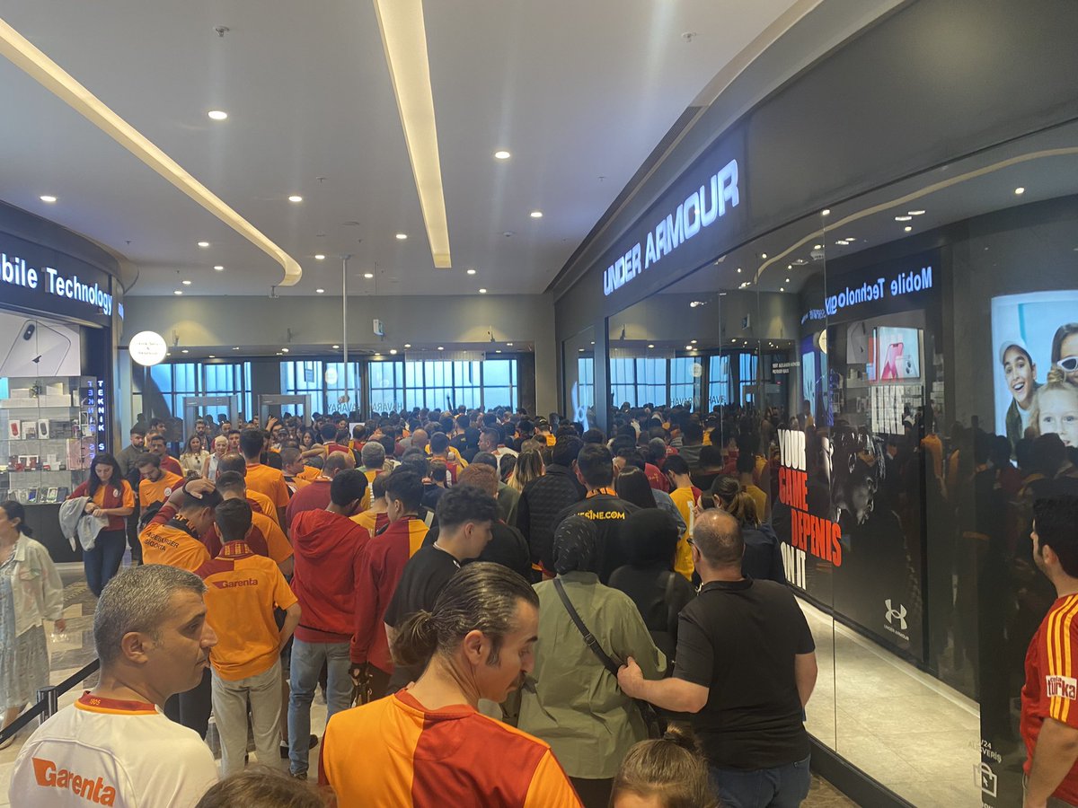 fotottarena's tweet photo. Maça 3 saat kala Vadi İstanbul https://t.co/8cWjpGbccY