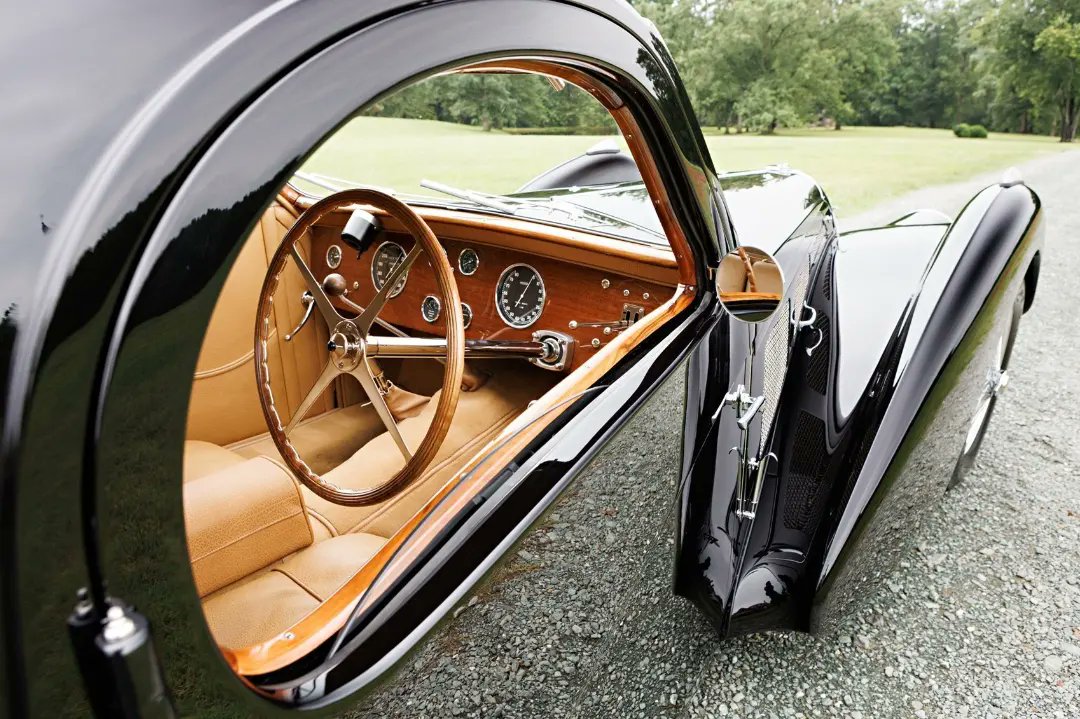 MotorShowme's tweet photo. This 1937 Bugatti Type 57 Atalante has a unique styling, quality craftsmanship, and high performance. The company built just 42 examples of the Type 57 between 1936 and 1938.
#ClassicCars #OldButGold #BugattiClassic #BugattiType57Atalante #Type57 #Craftsmanship #MotorShowme https://t.co/Q3HJqoybWT