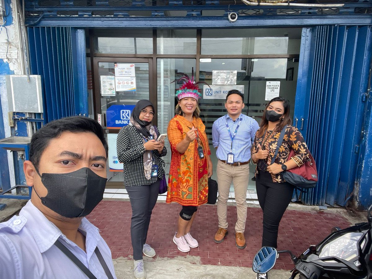StylesRian's tweet photo. Selamat hari pelanggan nasional🥰
#HPNBRI2022
#HPNBUMN2022
#ROBRIJayapura
#BRIBeKind https://t.co/L2NKygWeoO