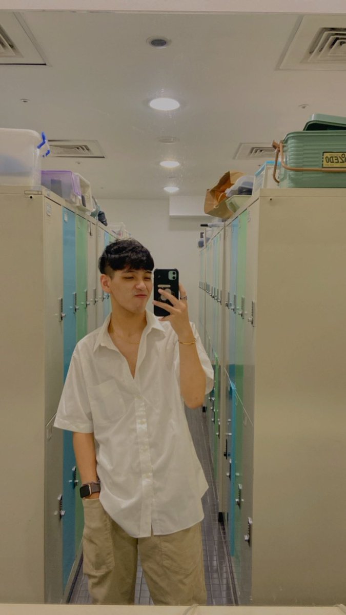 lihhsiuenang's tweet photo. 衣服都不扣好應該算很壞吧，壞壞狼狗的那種😈 https://t.co/LzdeJ8HbdG