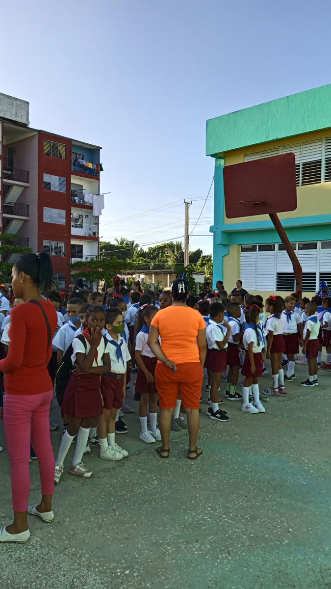 AguedoDme's tweet photo. Nuestro centro enfrascado en las actividades pera el reinicio del curso escolar. https://t.co/Z00ORipATk