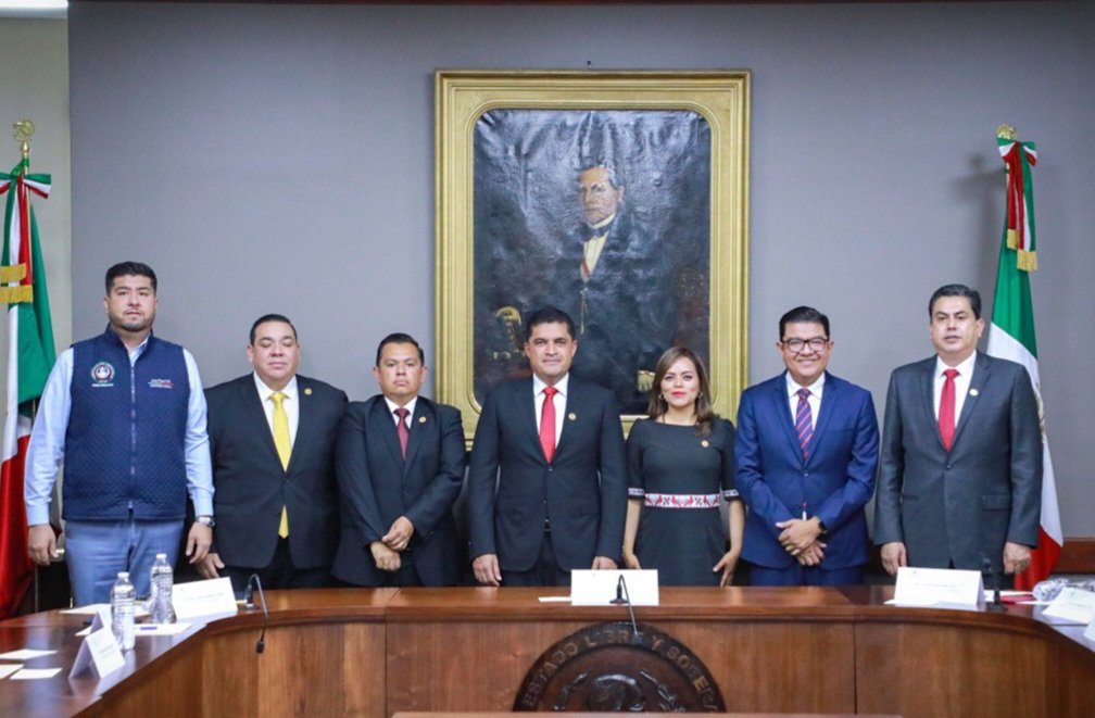 jmvalerapiedras's tweet photo. Hoy asumo formalmente la Junta de Gobierno del @CongresoHidalgo.

Sé que con las aportaciones y el compromiso de quienes integramos la #LXVLegislatura, seguiremos trabajando por un Hidalgo próspero y con mucho futuro. https://t.co/0ZdK7RxfJo