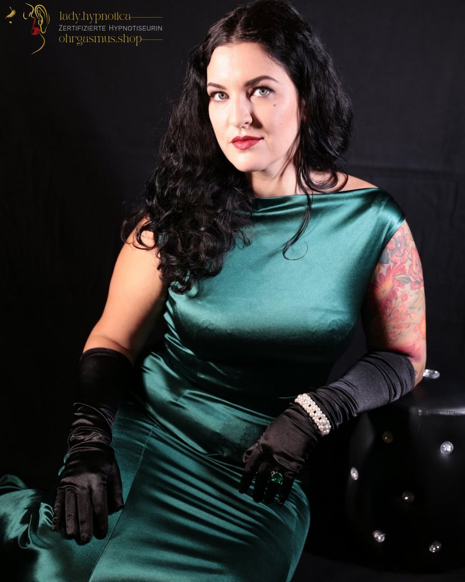 LadyHypnotica's tweet photo. Da ist diese süße Stimme in deinem Kopf, die dich lockt, dich ruft, dich auffordert... 

Komm zu mir... 
Komm zu mir...

#ohrgasmus #hypnose #hypnodomme #asmr #voiceartist #erotischehypnose #mistressworship #mindcontrol #femmedomme #hypnofetish #hypnosehörbuch #ladyhypnotica https://t.co/gdesDOPpzY