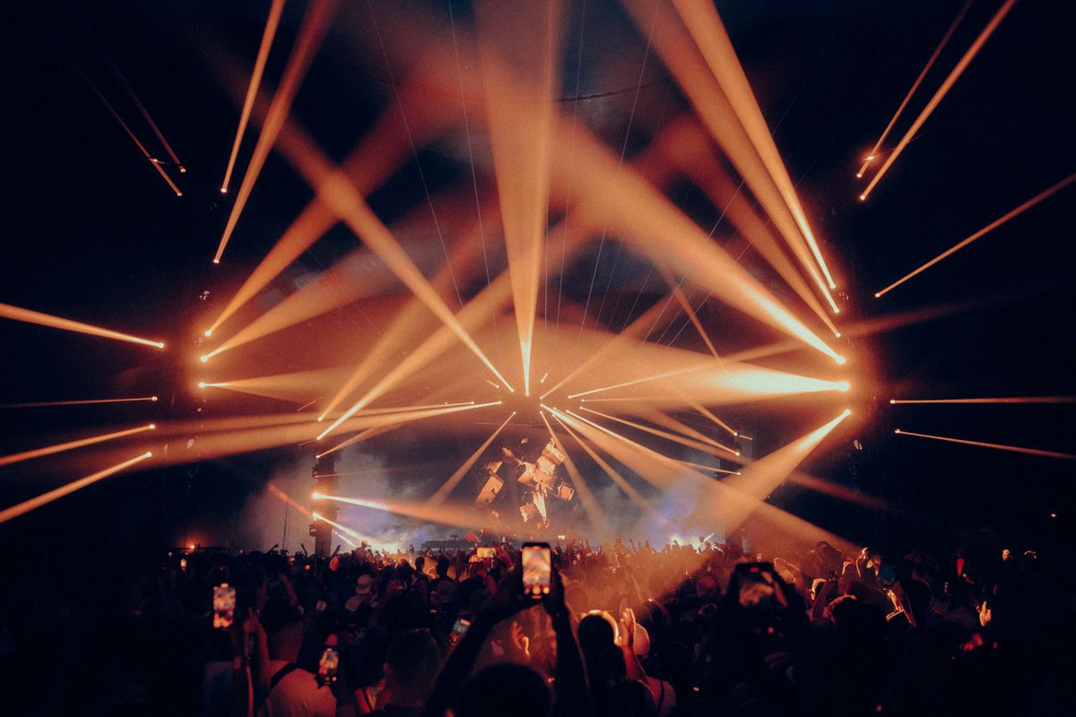 wearefstvl's tweet photo. Kaleidoscope of neon dreams๐ฟ Sign up for 2023 via https://t.co/wFUPl4wENv to continue the party. #wearefstvl https://t.co/QdXM6Eoumi