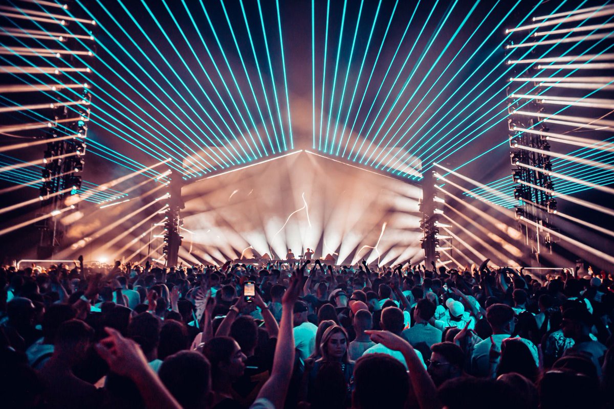 wearefstvl's tweet photo. Kaleidoscope of neon dreams๐ฟ Sign up for 2023 via https://t.co/wFUPl4wENv to continue the party. #wearefstvl https://t.co/QdXM6Eoumi