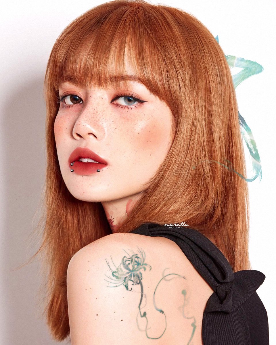 ﹙adj﹚ 1.   ⎯   cristal.  ໒  ⁵ ⚪️  お守。