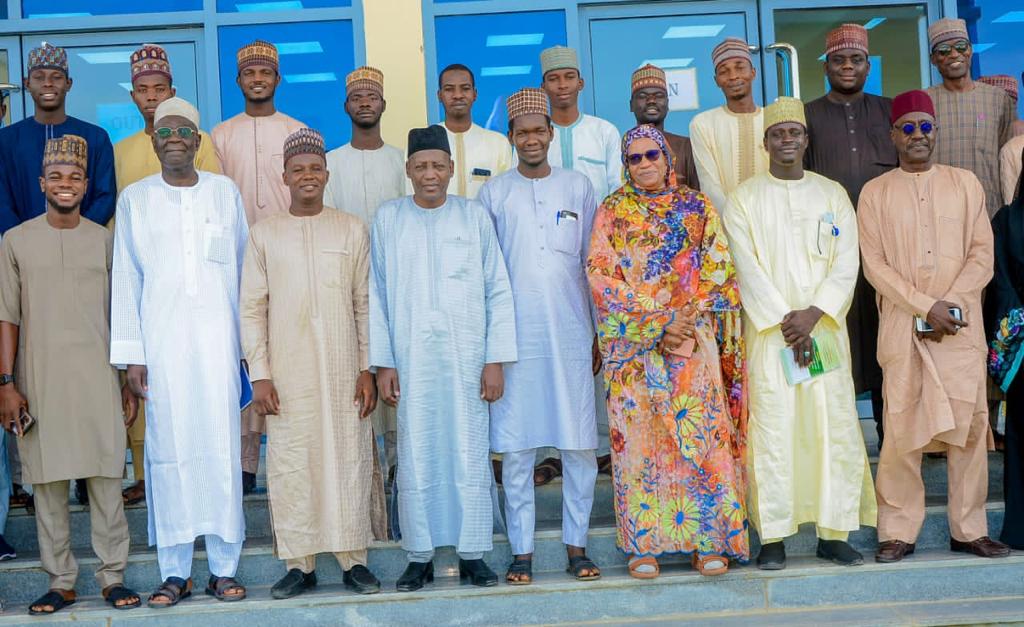 NUBOSSOFFICIAL's tweet photo. 1
I led the NUBOSS EXCOS to the Vice Chancellor and other Principal officer s of the Prestigious  Borno State University (BOSU)

The Visit was aimed at unveiling to the management our first program which is targeted to be in the University, familiarizing our EXCOS https://t.co/iZplgJh061