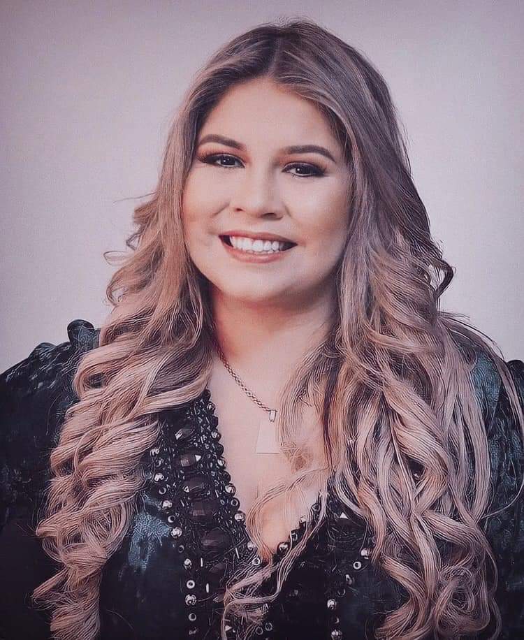 jessyca_2022's tweet photo. 10 meses de saudades  #lila  como tá  difícil  lidar  com sua ausência    eterna  rainha da sofrencia #10mesesSemMarilia #RainhadaSofrencia @MariliaMReal #decretoReais #MariliaMendonca https://t.co/sAk8hn8RRE