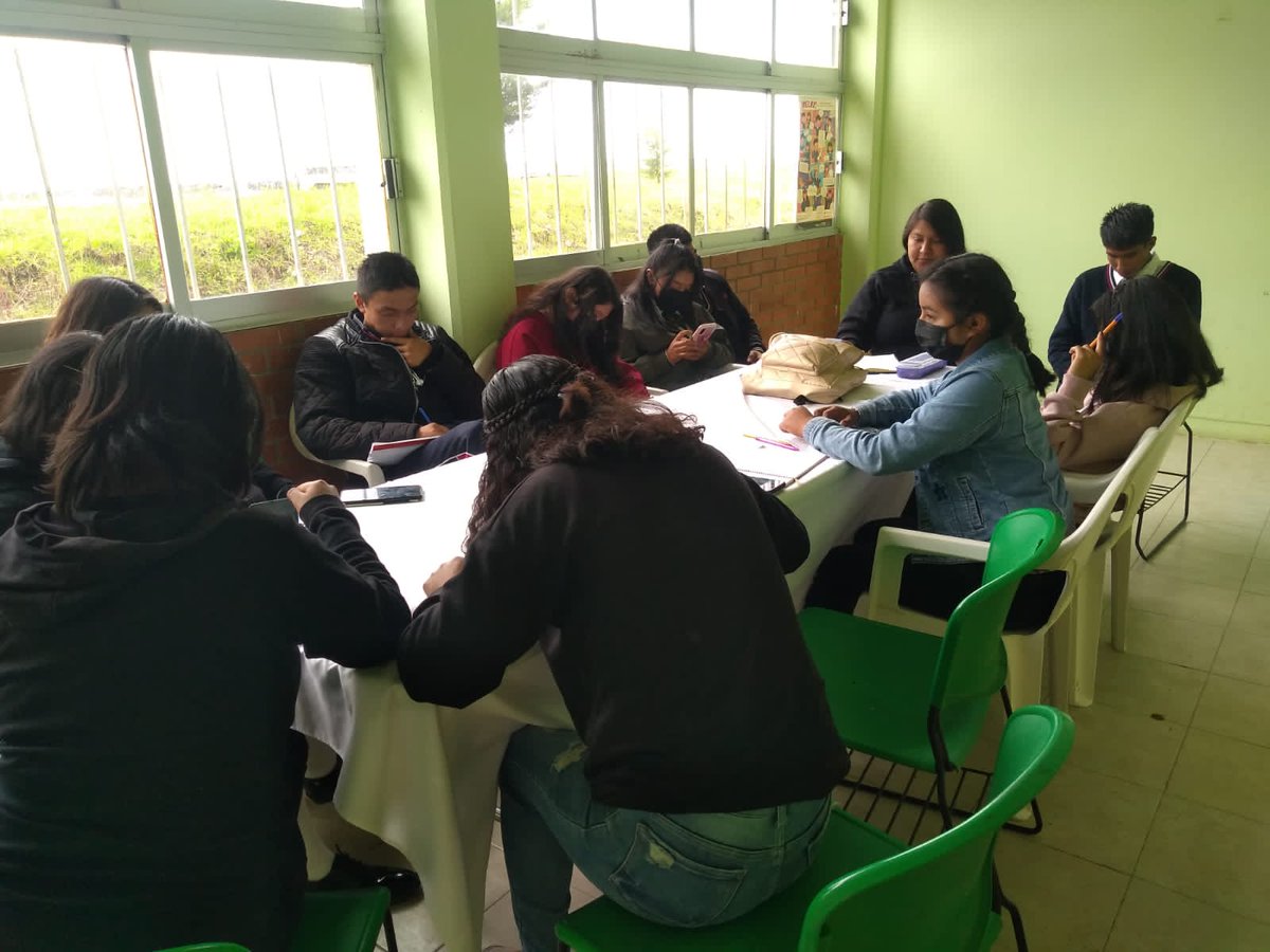 TolucaFnerrr's tweet photo. #AlMomento 
El día de hoy 05 de septiembre se reúne el comité de la Epo 239 "Humberto Guitierrez Corona" FNERRR  para revisar las actividades correspondientes a la lucha estudiantil diaria 🍃❤️‍🔥
¡Por una educación democrática, critica, científica y popular!. ❤️🌻

#YosoyFNERRR https://t.co/HKZToqs8LH