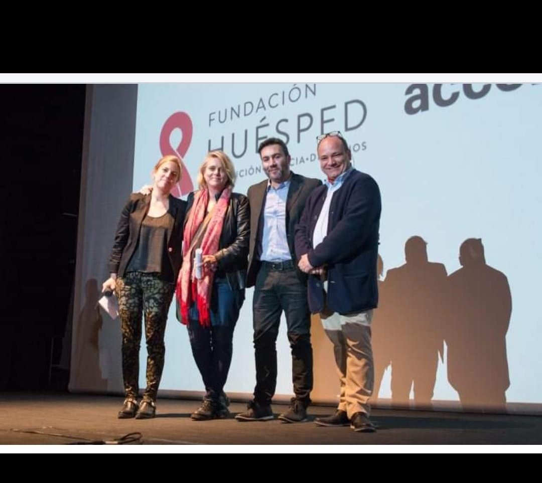 Nathyadonys's tweet photo. ¿Qué es Fundación Huésped?
Es una Organización NO gubernamental Argentina con base en Buenos Aires que trabaja intensamente en la lucha contra el Sida.
#comunicacion para el cambio social con Débora Fiore.
#Unemi 
@jpaguayb 
@SimIntegrado https://t.co/f7VGDzoDd3