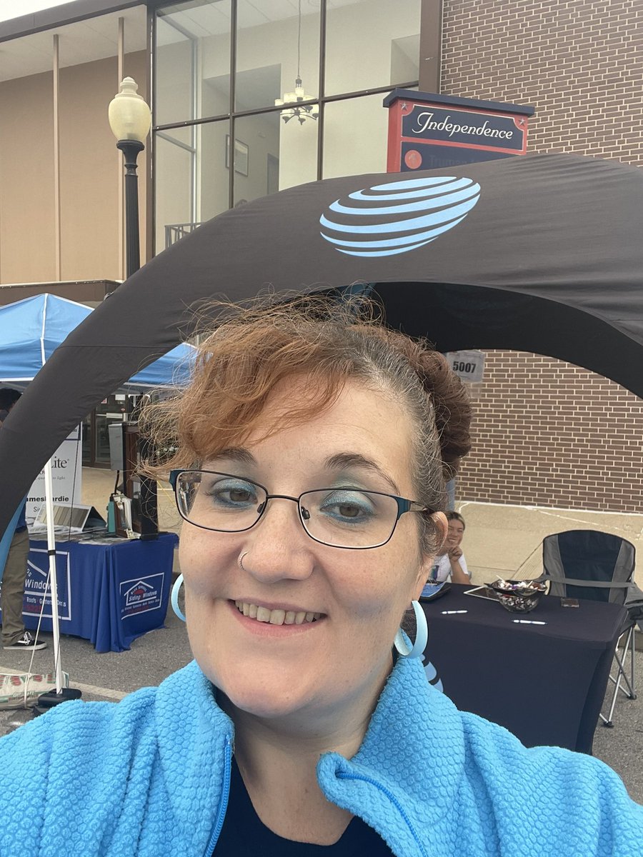 kballz83's tweet photo. Final Day of the Santa-Cali-Gon Days Festival and the weather isn’t stopping our fun. Come out for some great venders and amazing entertainment. Don’t forget to stop and say Hi. @ATT #PaintItBlueIn2022 #KAMOKickOff
#PumpUpTheFANs @KAMOkonnects @ErickJBush #winMOORE #LifeatATT https://t.co/EXyg7IguY6