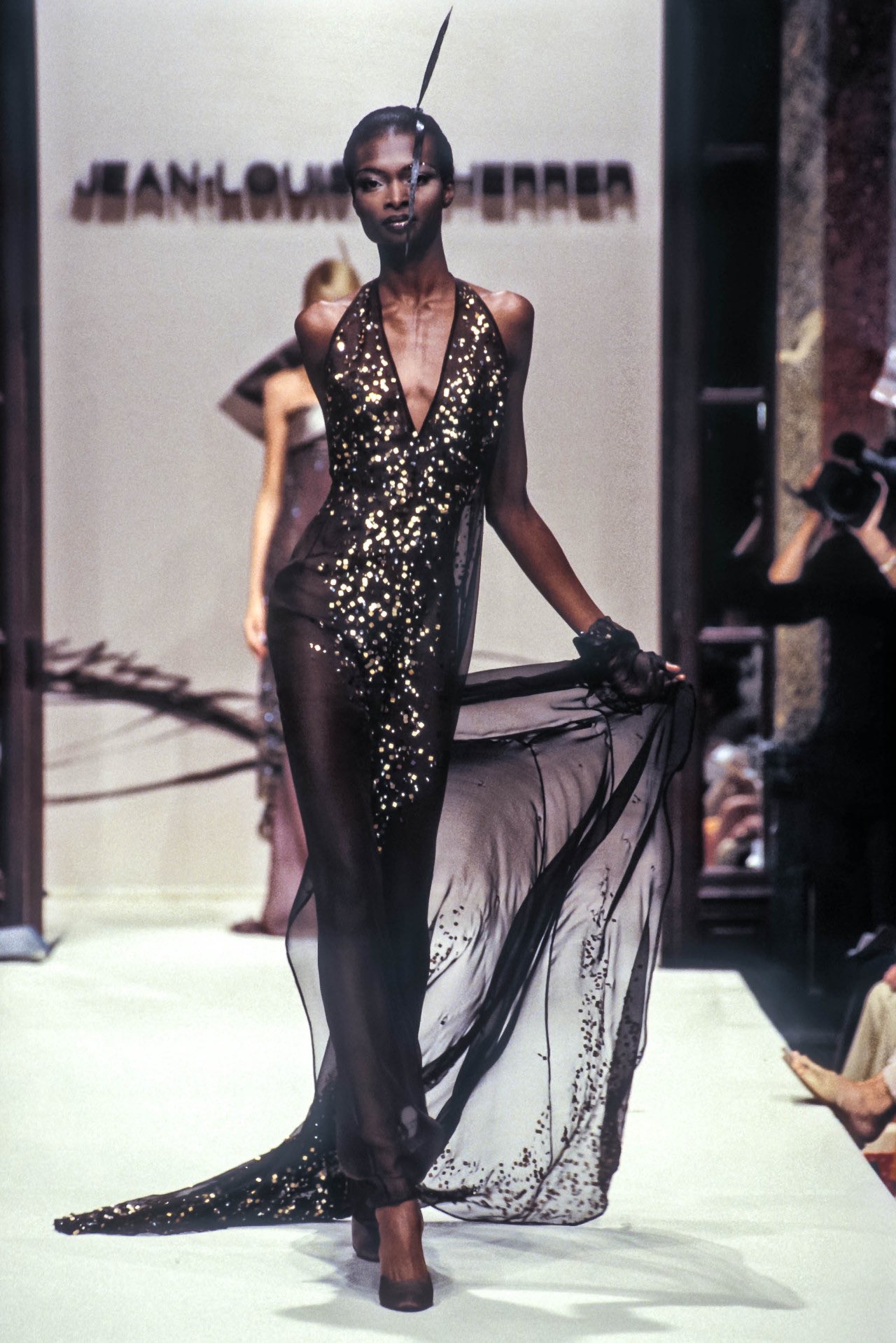 ً on X: Jean Louis Scherrer by Stéphane Rolland F/W 1998 Haute Couture The  Debra Shaw looking stunning edition  / X
