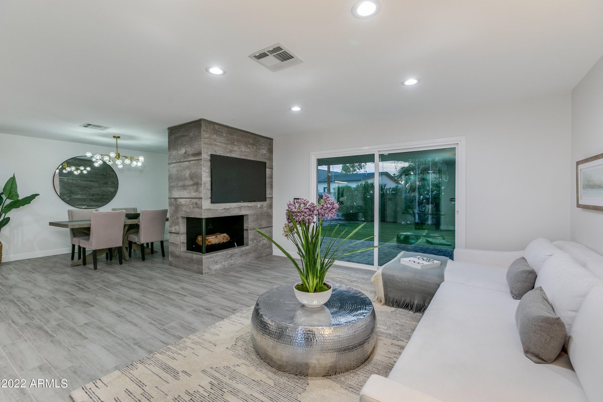 Ready for a change? This 3 BD/ 2 BA in Scottsdale won't be on the market long.  cpix.me/l/152971886