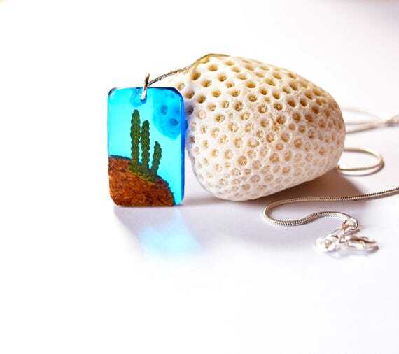 OrganicDesign5's tweet photo. In the minouette shop: Plant wood resin gift for Nature Lover, Energy Necklace, Earth Sky pendant jewelry, Organic Tree Air necklace, Eco gift science, jewelry Bio by OrganicDesignNL at https://t.co/6SWfO3fcDd https://t.co/9XAGiJLaGT