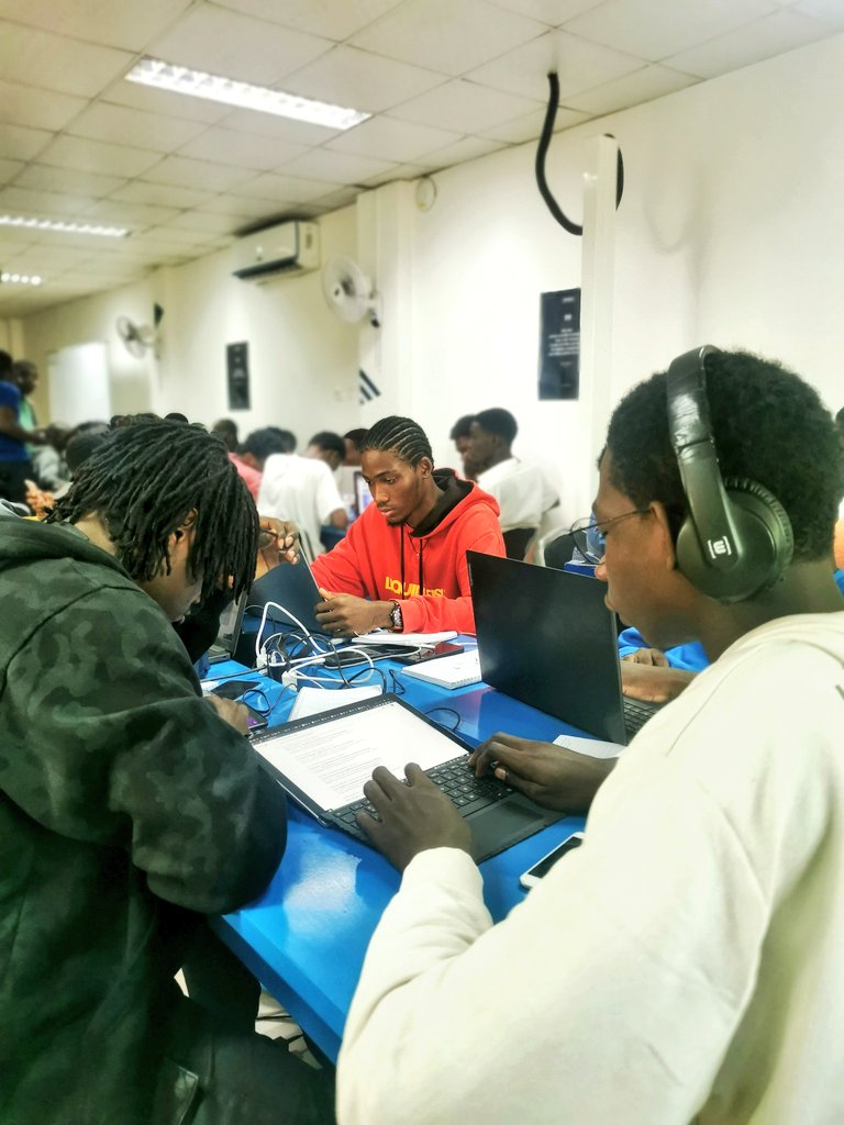 EpitechBenin's tweet image. Aujourd'hui, lancement de l'#EpitechMoonshot pour nos Teks 3 dans le cadre de leur EIP (Epitech Innovative Project).

Cette année les thématiques sont : le climat, la santé, l'économie et la société.