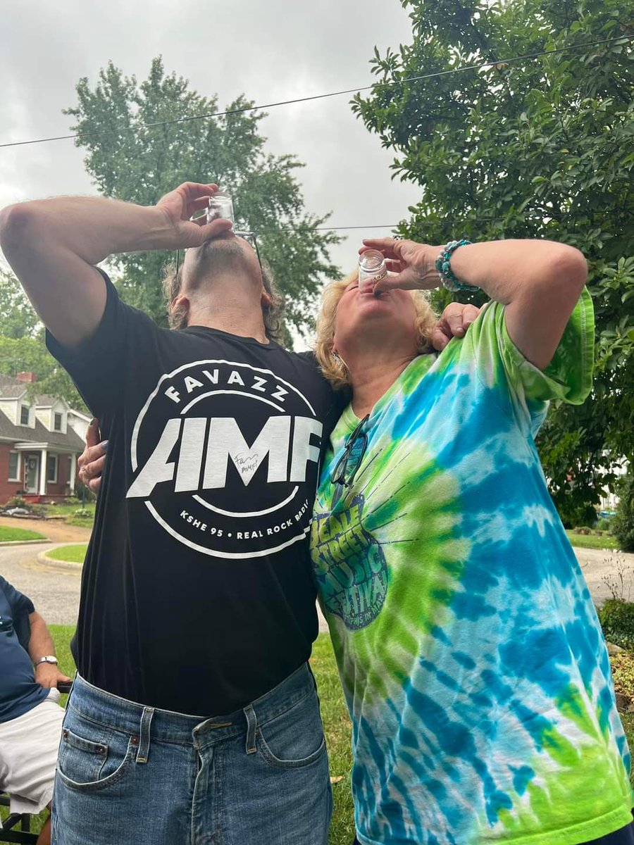 markdorris56's tweet photo. My daughter Kristin hosted a retirement party for me. The weather wasn't great but we made the best of it. What A Good Time! π πππ #LoveYaBeatYa #retirement #TEQUILA #DAMNrain https://t.co/IMnaQ7LcLJ