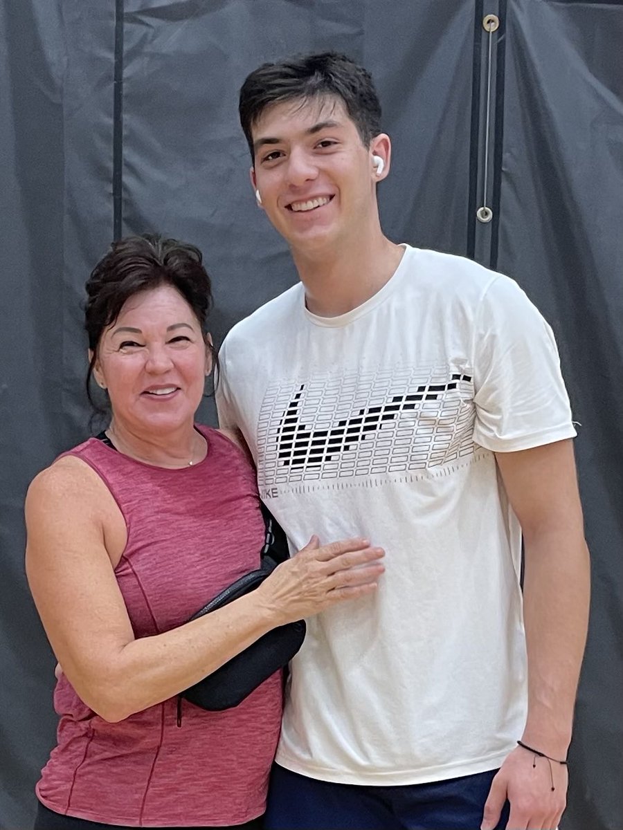 celestefoley21's tweet photo. Love seeing former students! He is a freshman at Bellote University and playing basketball! So proud! https://t.co/dEVs1MhB1k