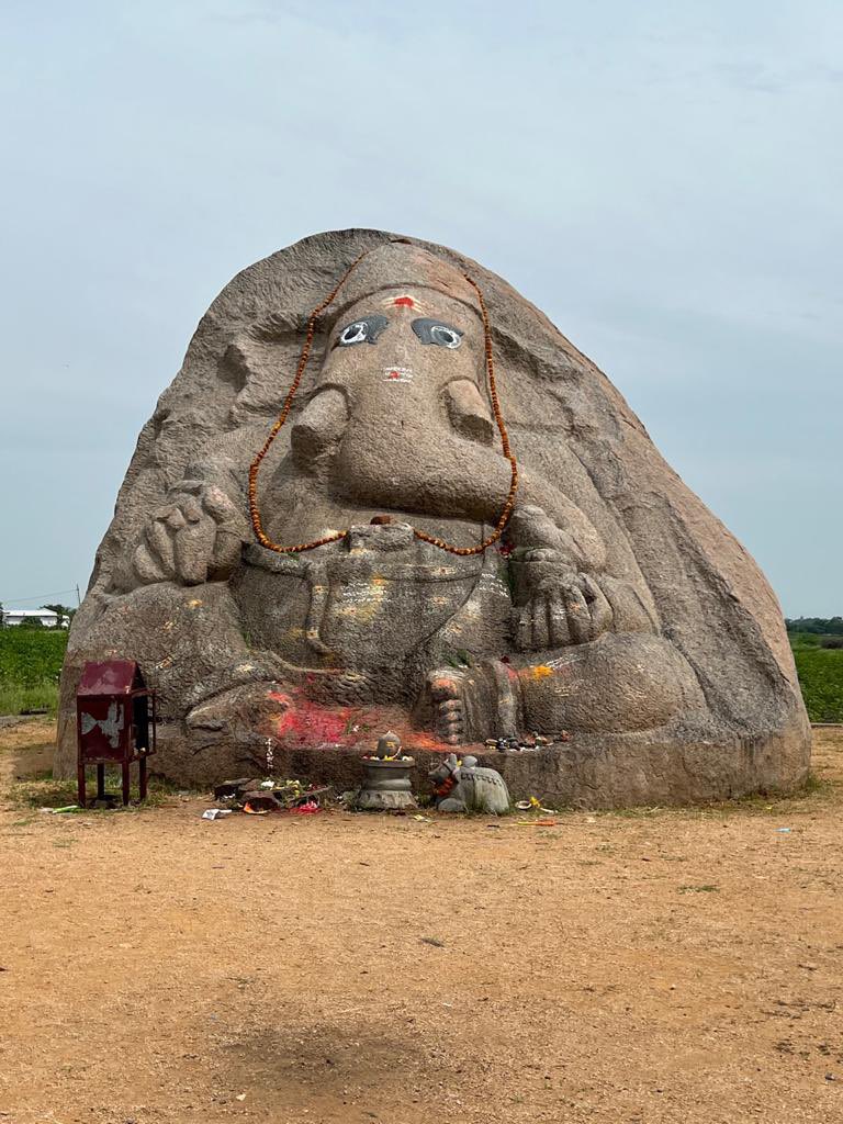 Completehari's tweet image. India’s largest monolith Ganesha lying abandoned in Telangana. 1000 year old Aishwarya Ganapathi located in a small village called Avancha near Jadcherla needs your attention. It’s high time we build a grand temple for him @BJP4Telangana @narendramodi @KTRTRS @TelanganaCMO