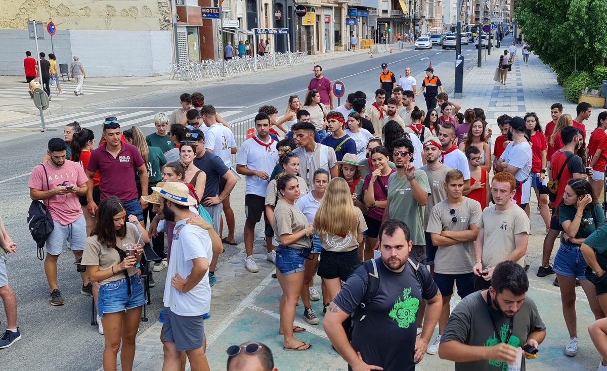 meritxellroige's tweet photo. Última tarda de festes i entrega de premis del Circuit de penyes #Cinta2022 de #Tortosa, que ha comptat amb més de 1.200 penyistes. Enhorabona als guanyadors, Penya l'Aspardenya, i gràcies a tots per la implicació! Sense les penyes la Cinta no seria el que és. Bon final de festa. https://t.co/nxgg23EpuO