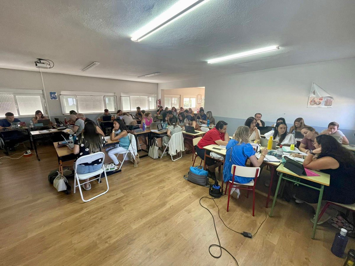 Colegio Virgen de la Almudena tweet media