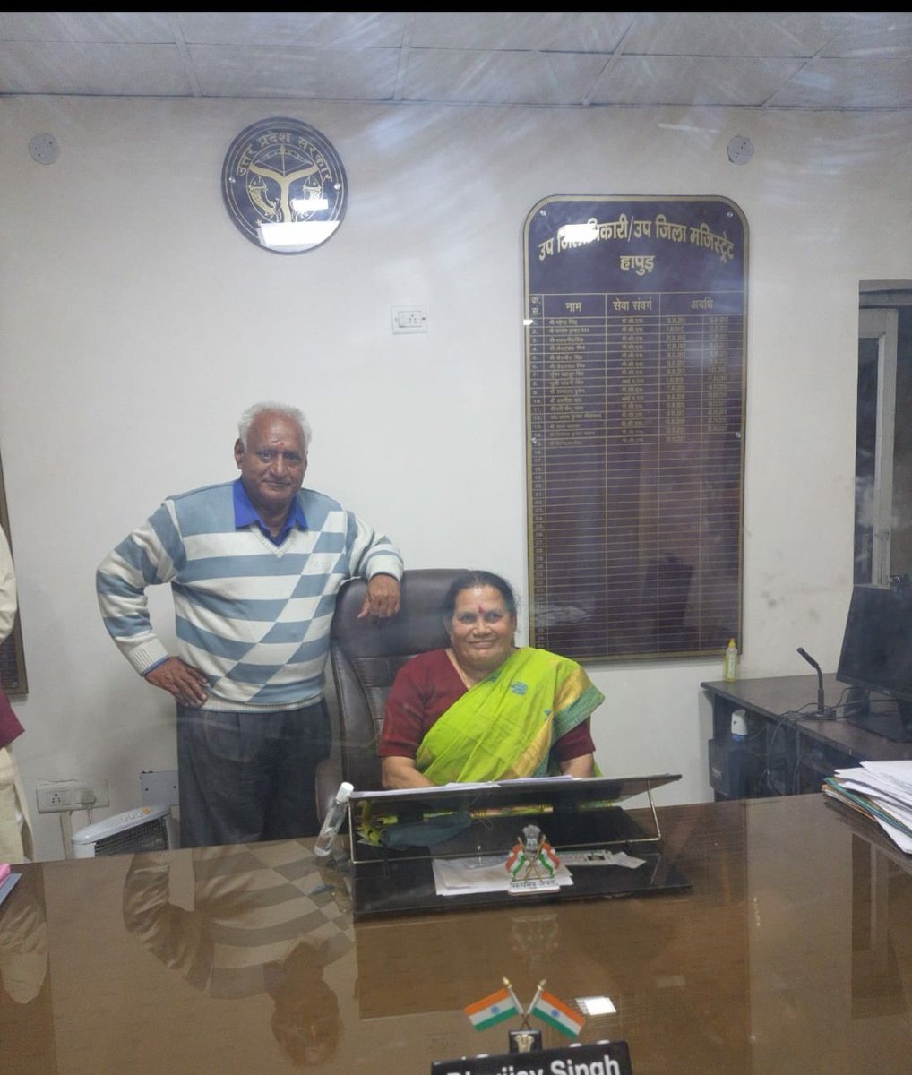 digvijay031's tweet photo. Being a son of teacher .....Happy teachers day to best teachers  💐💐 #TeachersDay #HappyTeachersDay2022 https://t.co/DIs9lQXXSR