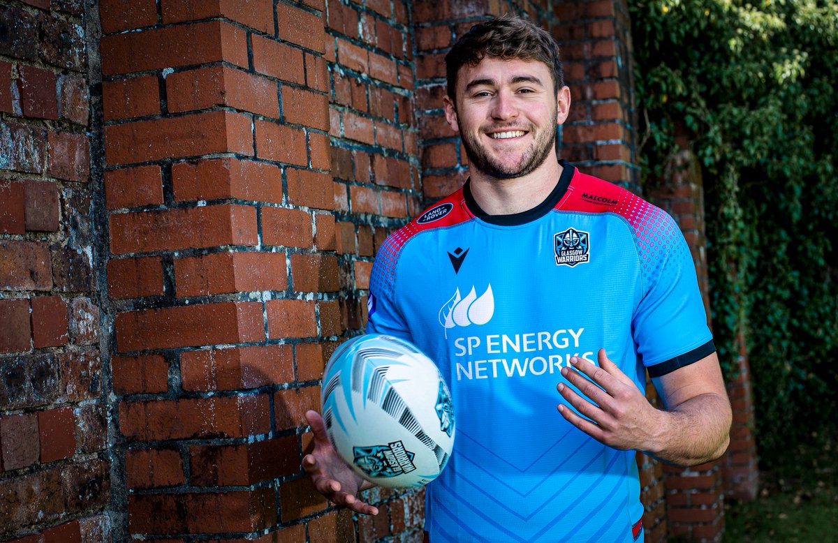Glasgow Warriors (@glasgowwarriors) on Twitter photo Come say hi 😃
Want to meet <a href="/OllieSmith__/">Ollie</a>, <a href="/Thompson_Ross10/">Ross</a> and <a href="/AllyMiller_/">Ally Miller</a>?
Come on down to <a href="/scotrugbystore/">Scottish Rugby Store</a> on Queen Street tomorrow afternoon from 4pm - and maybe get your hands on our new kit 👀 Come say hi 😃
Want to meet <a href="/OllieSmith__/">Ollie</a>, <a href="/Thompson_Ross10/">Ross</a> and <a href="/AllyMiller_/">Ally Miller</a>?
Come on down to <a href="/scotrugbystore/">Scottish Rugby Store</a> on Queen Street tomorrow afternoon from 4pm - and maybe get your hands on our new kit 👀