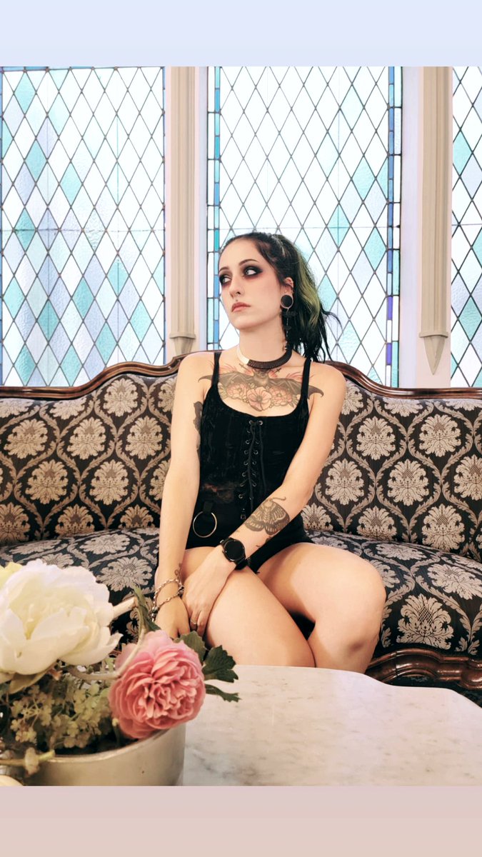 AWinterRaven1's tweet photo. Wrapping up the summer! Soon I'll be editing a summer video to share all my adventures with you! 
#goth #gothgirl #alternativegirl #tattoos https://t.co/UKuqWxqjaa