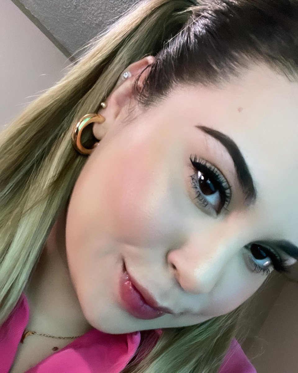 Alessasoriano's tweet photo. Este tweet se cita con tres selfies tuyas.💗 https://t.co/8WLprE20sE